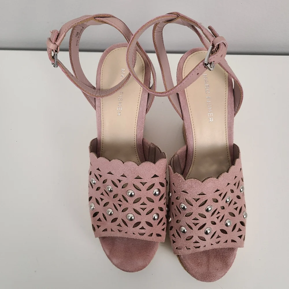 Marc Fisher Hata Nude Blush Pink Woven Wedge Eyelet Metal Dots Platform Heel 7.5